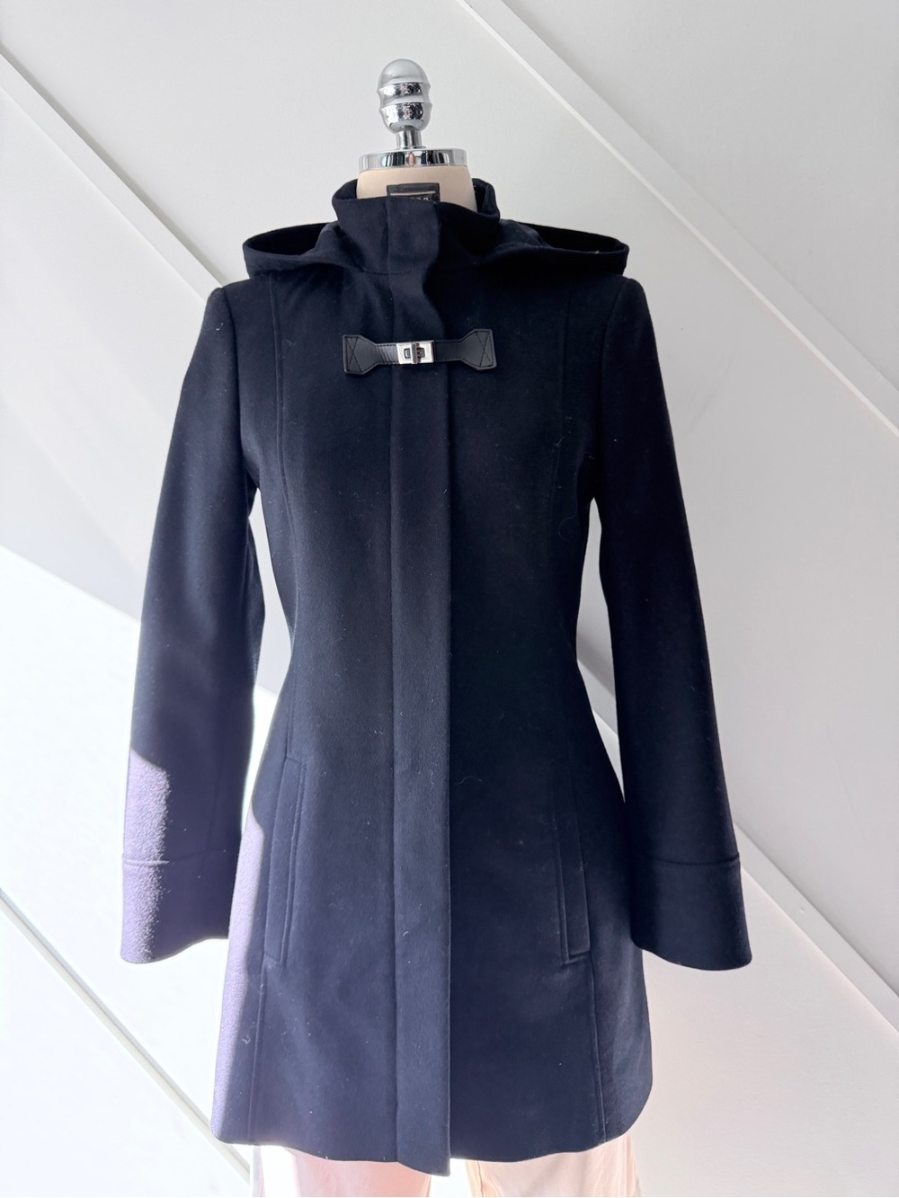 BOSS Hugo Boss Wool Blend Hooded Coat Size 0 Black Toggle Closure